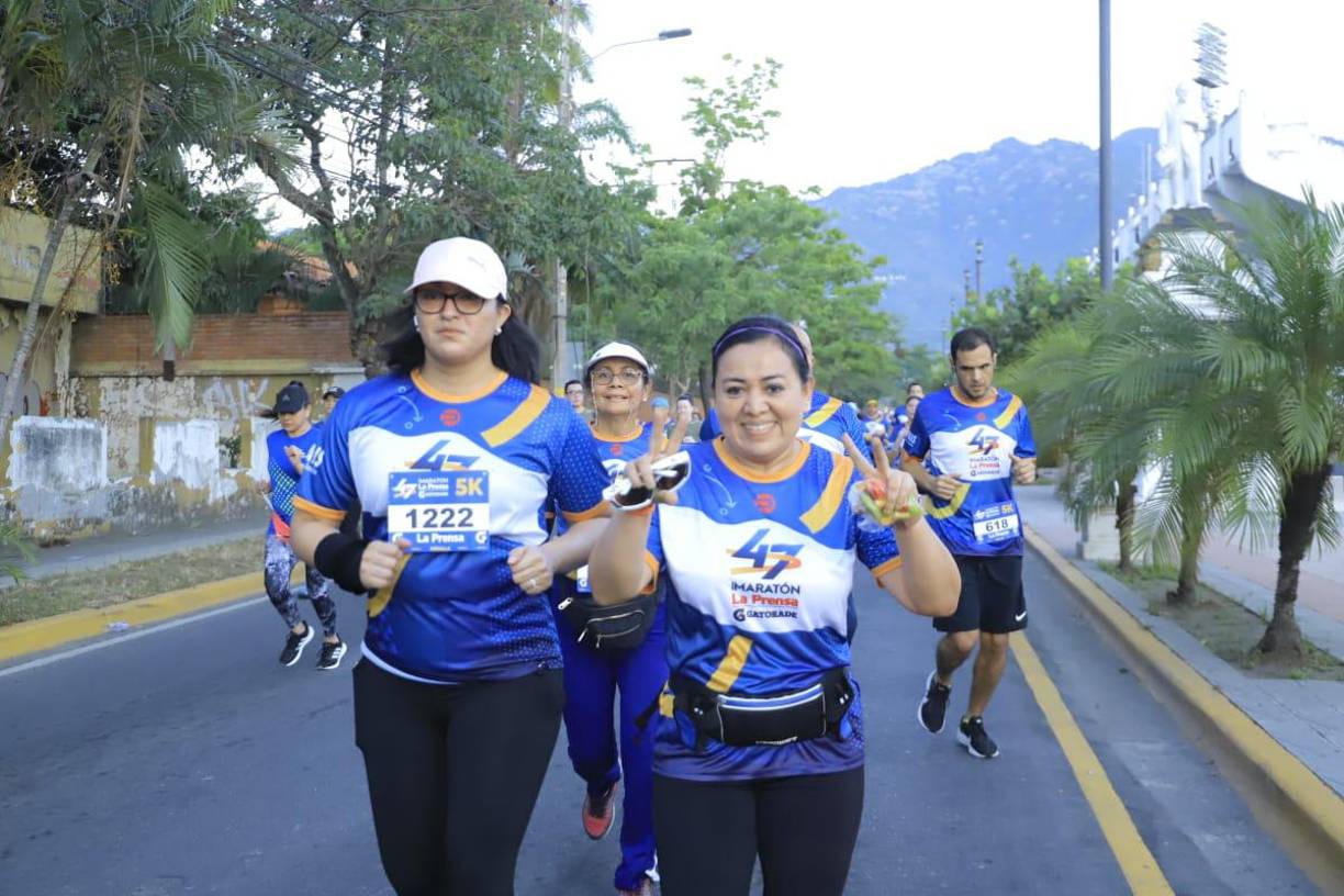 Con alegría, pese al cansancio, corrieron estas sampedranas.