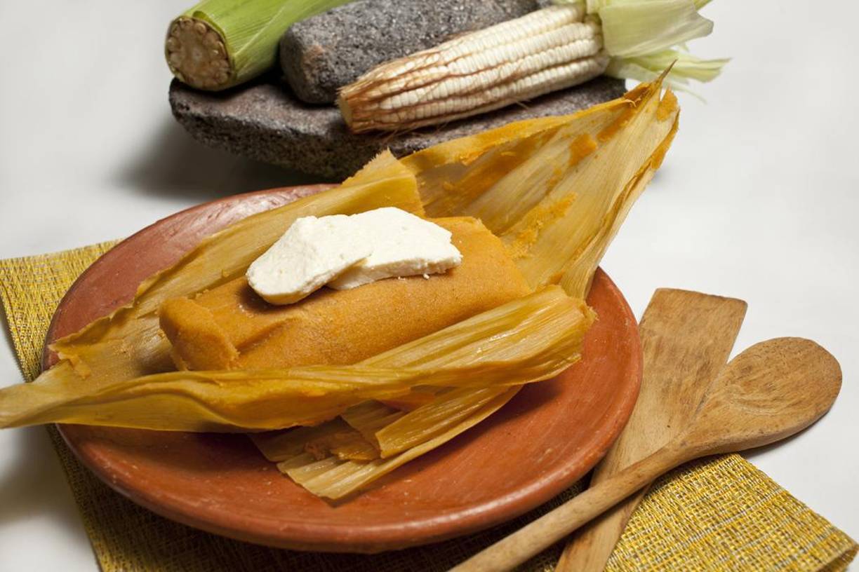  En Honduras, las montucas, similares a los tamales pero con una masa más suave y rellenas de carne de cerdo, son una delicia que no puedes dejar de probar.