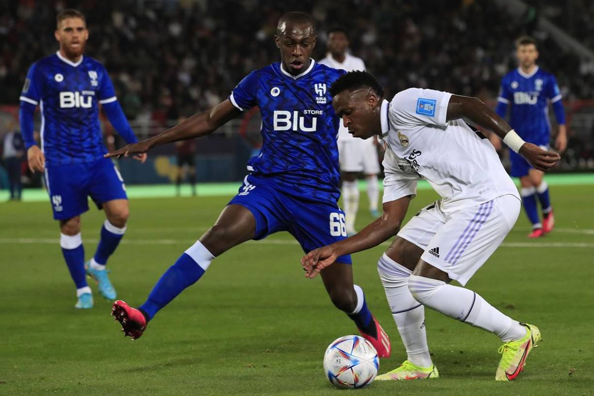 El brasileño Vinicius fue un dolor de cabeza para la defensa del Al HIlal.