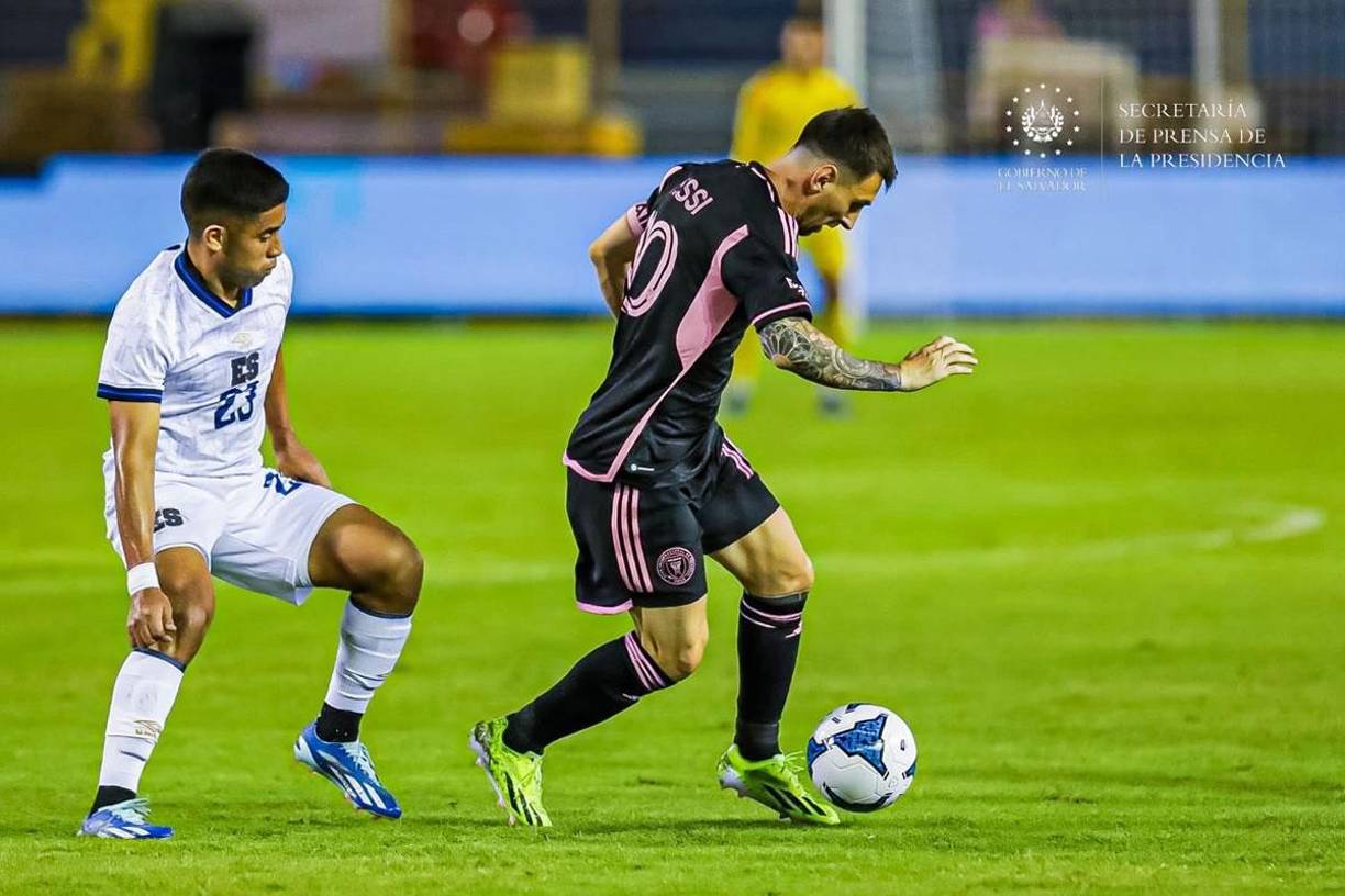 Leo Messi jugó todo el primer tiempo del partido amistoso contra la Selección de El Salvador.