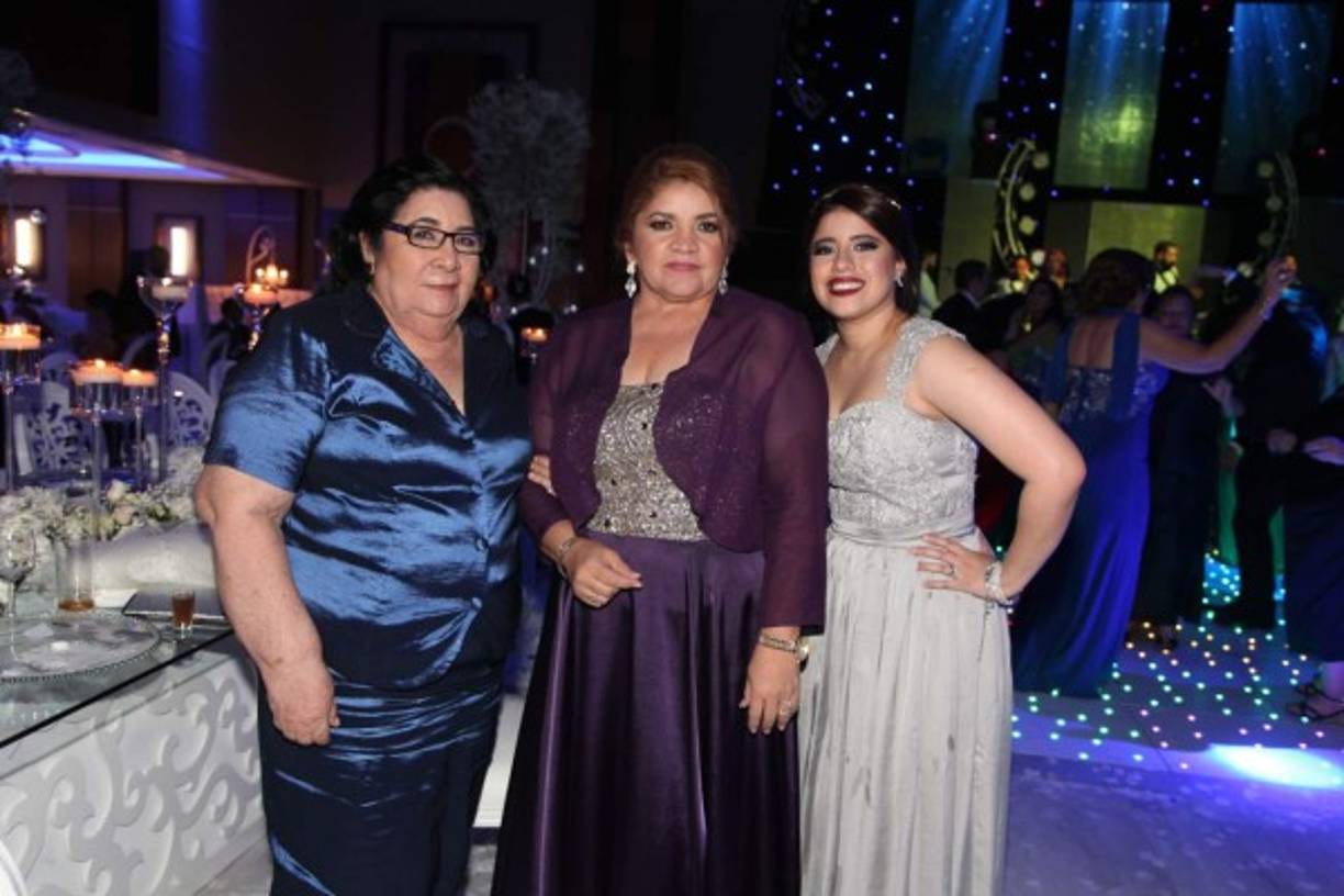 Paula y Leslie Romero y Miriam Sánchez.