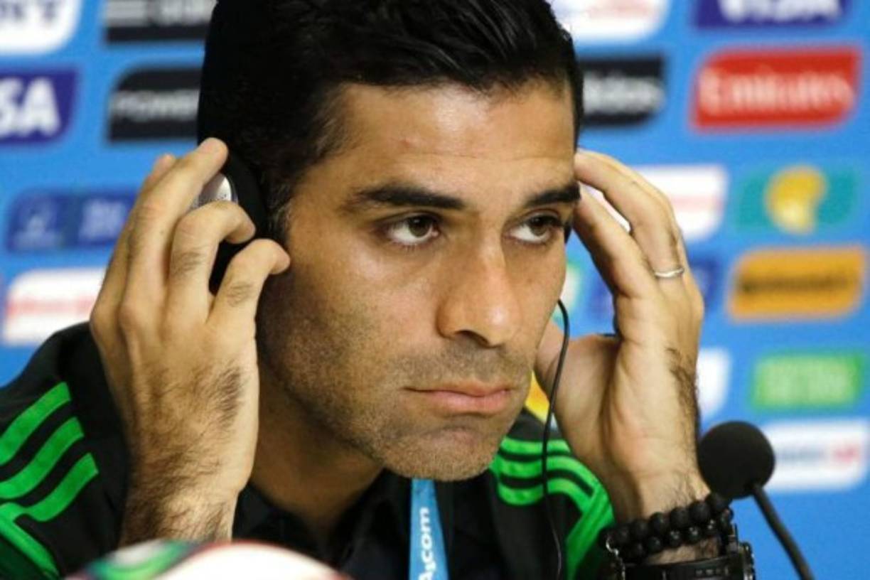 Rafael Márquez.<br/><br/>El Departamento del Tesoro de Estados Unidos vinculó al defensa mexicano, que militó en el FC Barcelona y exitosos equipos en México, por supuestos vínculos con el narco. <br/><br/>Se dijo que tiene relación desde hace tiempo con el narcotraficante Raúl Flores Hernández y ha servido como testaferro para él y su organización de narcotráfico.
