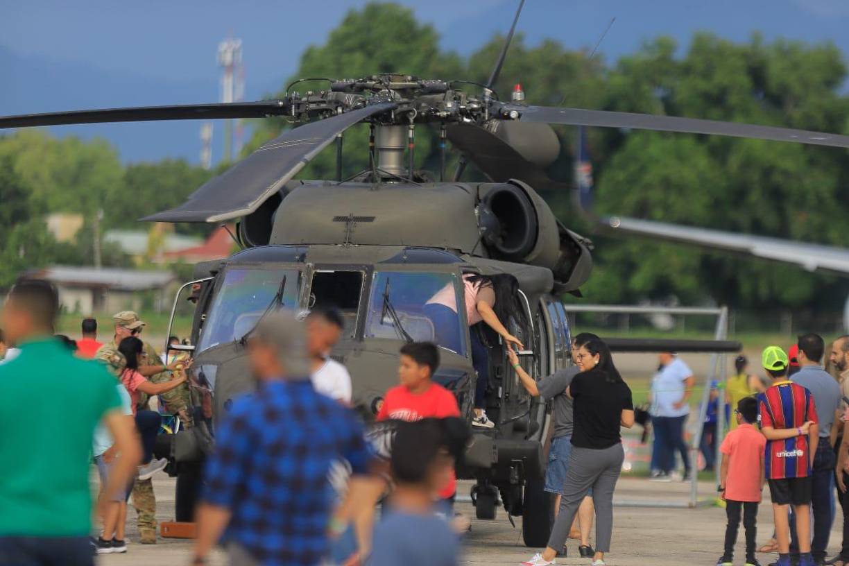 Sólo considere que por motivos de seguridad no permiten el ingreso de mascotas, armas y drones a la base, tampoco alimentos, bebidas alcohólicas y cigarrillos.
