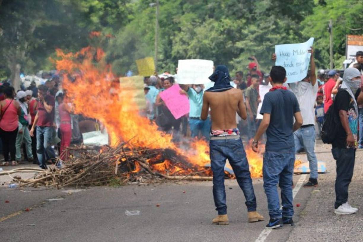 La Dirección Policial de Investigaciones (DPI) sostiene que al menos diez buses llegaron cargados de personas hasta el municipio de Ilama.