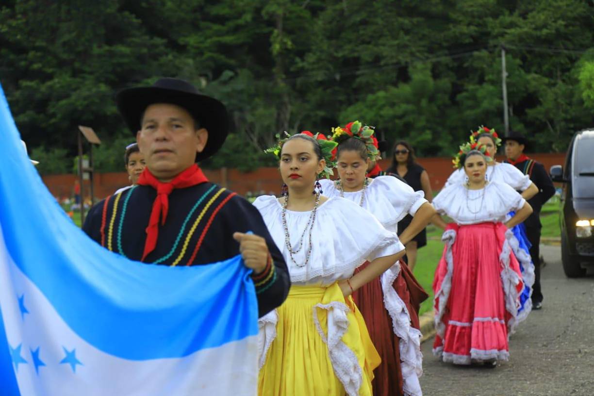 El cuadro de danza de Zorzales de Sula también se sumó a esta magna despedida a Moisés Canelo. 