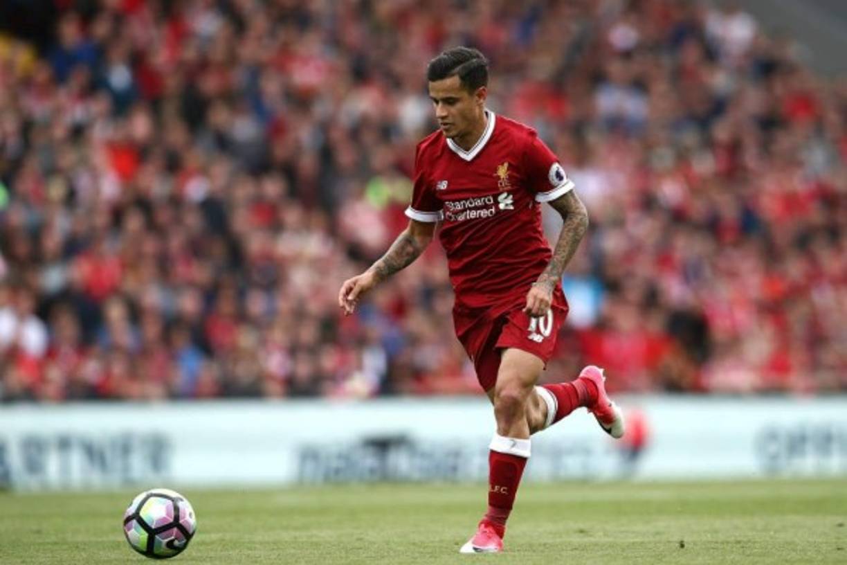 Ronaldinho, ex jugador de Barcelona y PSG, aconsejó al conjunto azulgrana fichar a Philippe Coutinho como sustituto de Neymar. La ex estrella del Barça comentó en una entevista a Daily Mirror que hay muy pocos jugadores que puedan reemplazar a Neymar, pero uno de ellos es el futbolista del Liverpool.