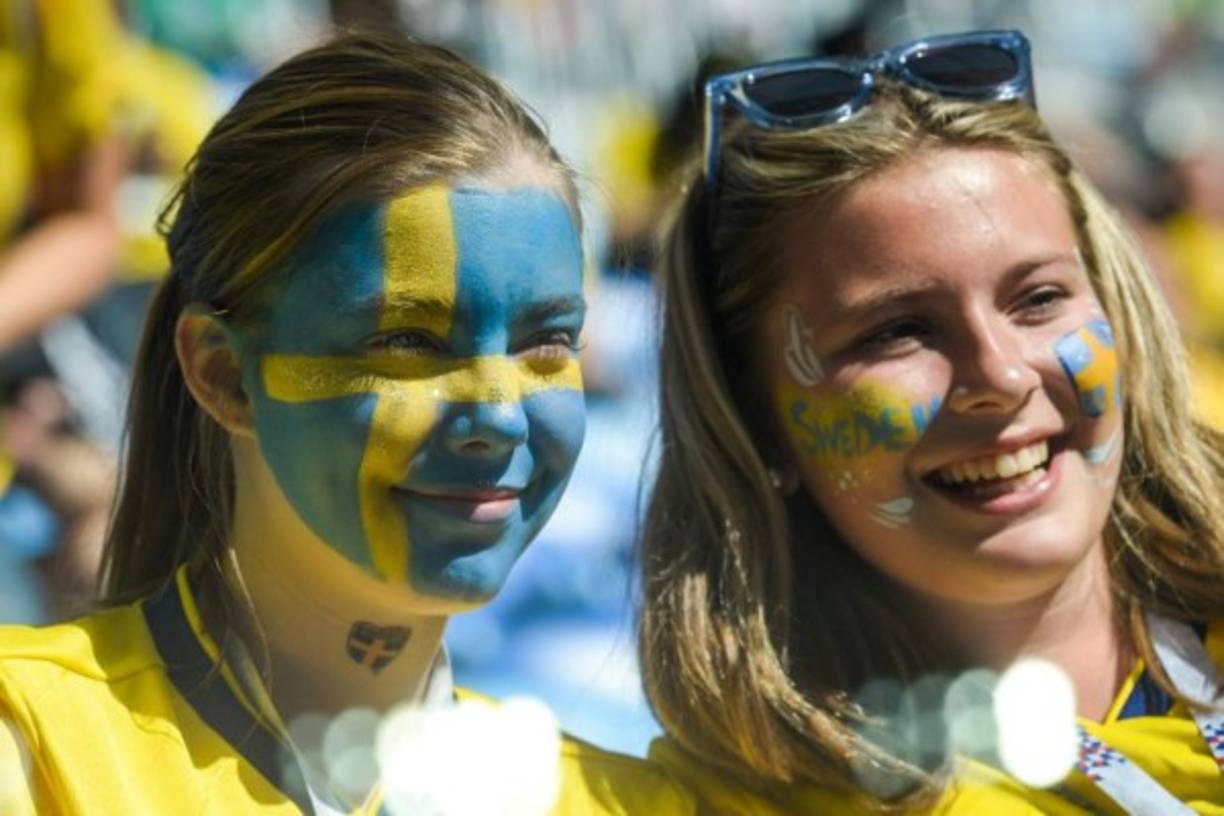 Hermosas suecas apoyando a su selección. Foto AFP