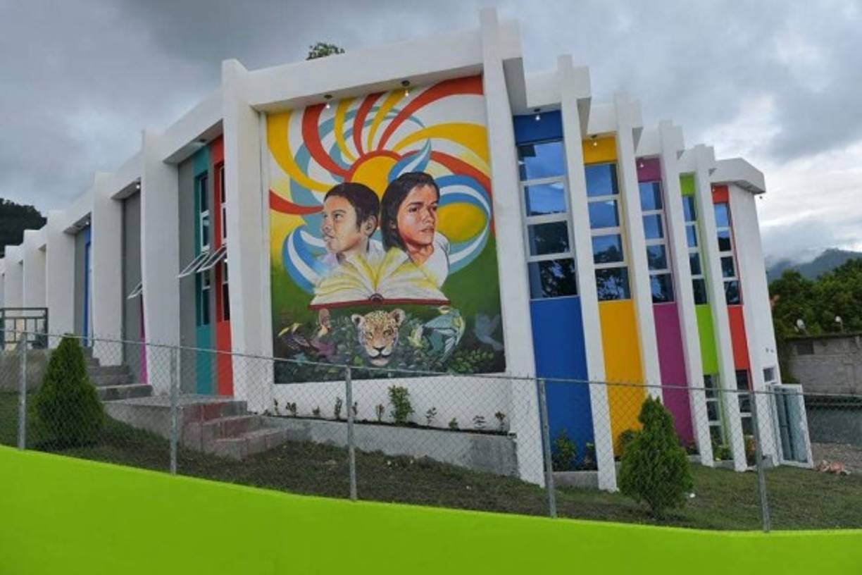 En este recinto no solo fue creado para incentivar a los más jóvenes a la lectura, también les siembra la semilla de crear sus propios textos.