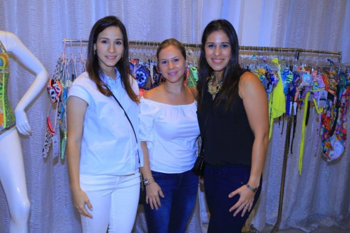 Allison Coello, Claudia Caldera y Rossana Coello.