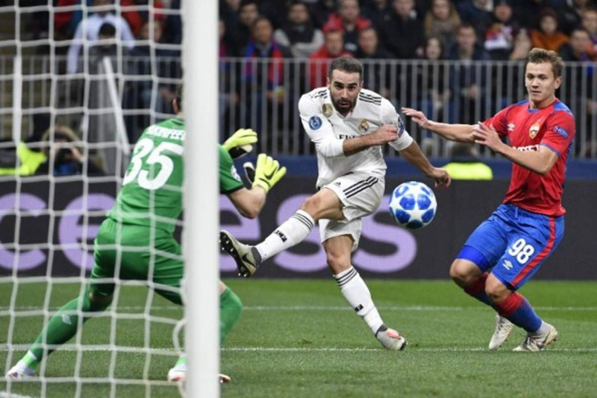 Malas noticias. El lateral derecho del Real Madrid Dani Carvajal sufrió una 'lesión muscular' en el gemelo izquierdo en el partido de Liga de Campeones contra el CSKA de Moscú, informó el técnico Julen Lopetegui, tras el partido. Será sometido a pruebas médicas el jueves para conocer el alcance de la lesión.