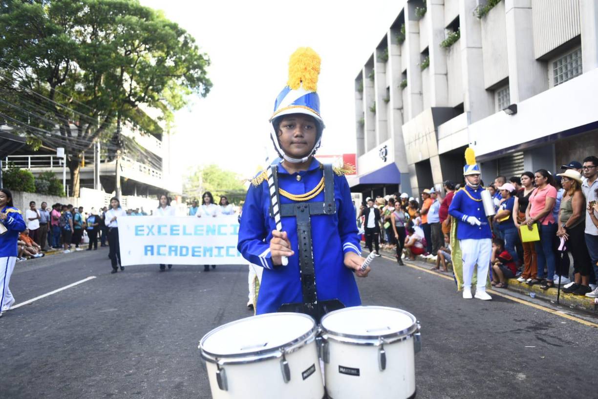 ¡Civismo, alegría y belleza! Las mejores postales de desfiles en SPS