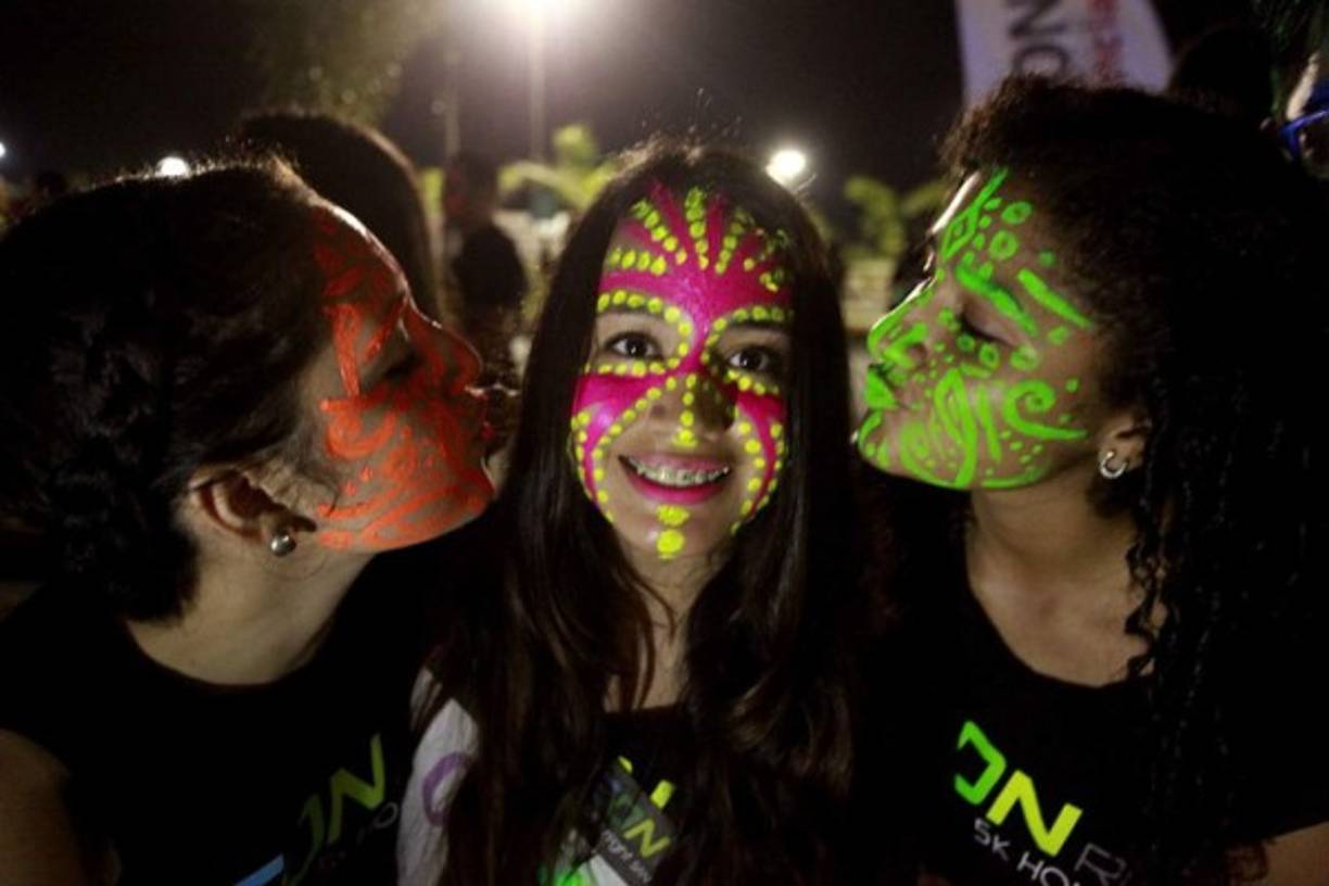 Los colores neones fueron los protagonistas de la noche.