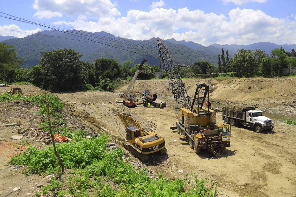 Es un puente gemelo porque son dos paralelos, de un nivel, pero con soluciones por debajo de él. Tendrá dos carriles de sur a norte y dos carriles de norte a sur.