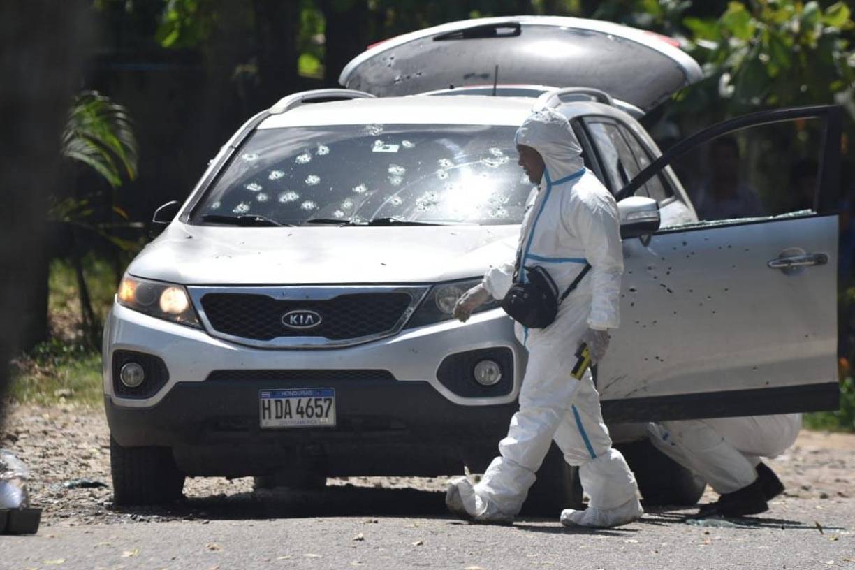 Las tres personas fueron ejecutadas por sicarios que llegaron en una motocicleta hasta un negocio de reparación de llantas en el municipio de Sabá, Colón.