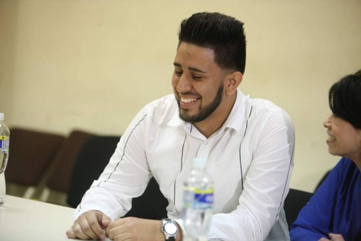 Kevin se muestra confiado que saldrá libre de los cargos que se le imputan.