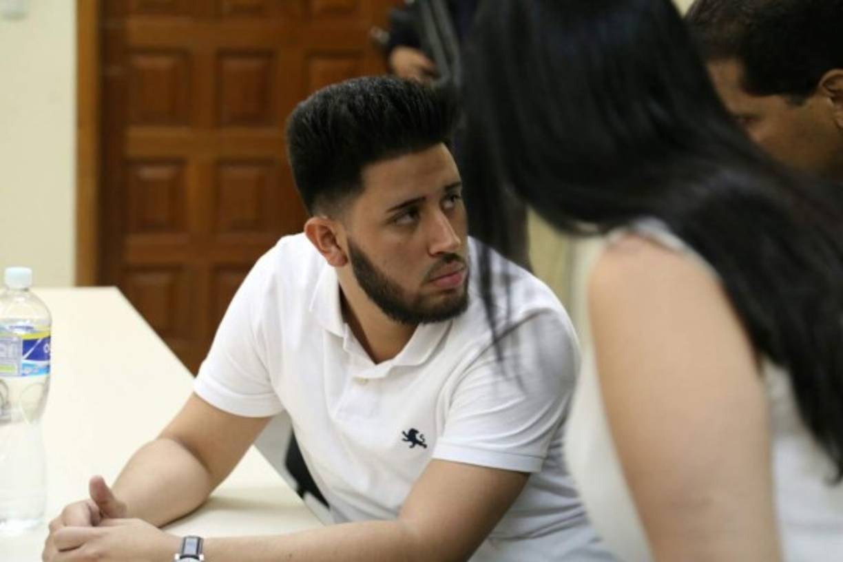 Dos testigos fueron presentados por el Ministerio Público la semana anterior y estos desvincularon al universitario Kevin Solórzano del asesinato del exfiscal. Esto puede ocasionar que el caso dé un giro inesperado de 180 grados.