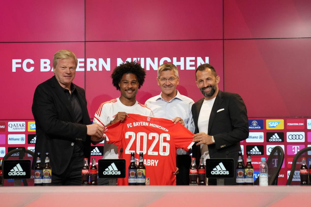 OFICIAL: El Bayern Múnich anunció la renovación hasta 2026 del extremo internacional alemán Serge Gnabry. 