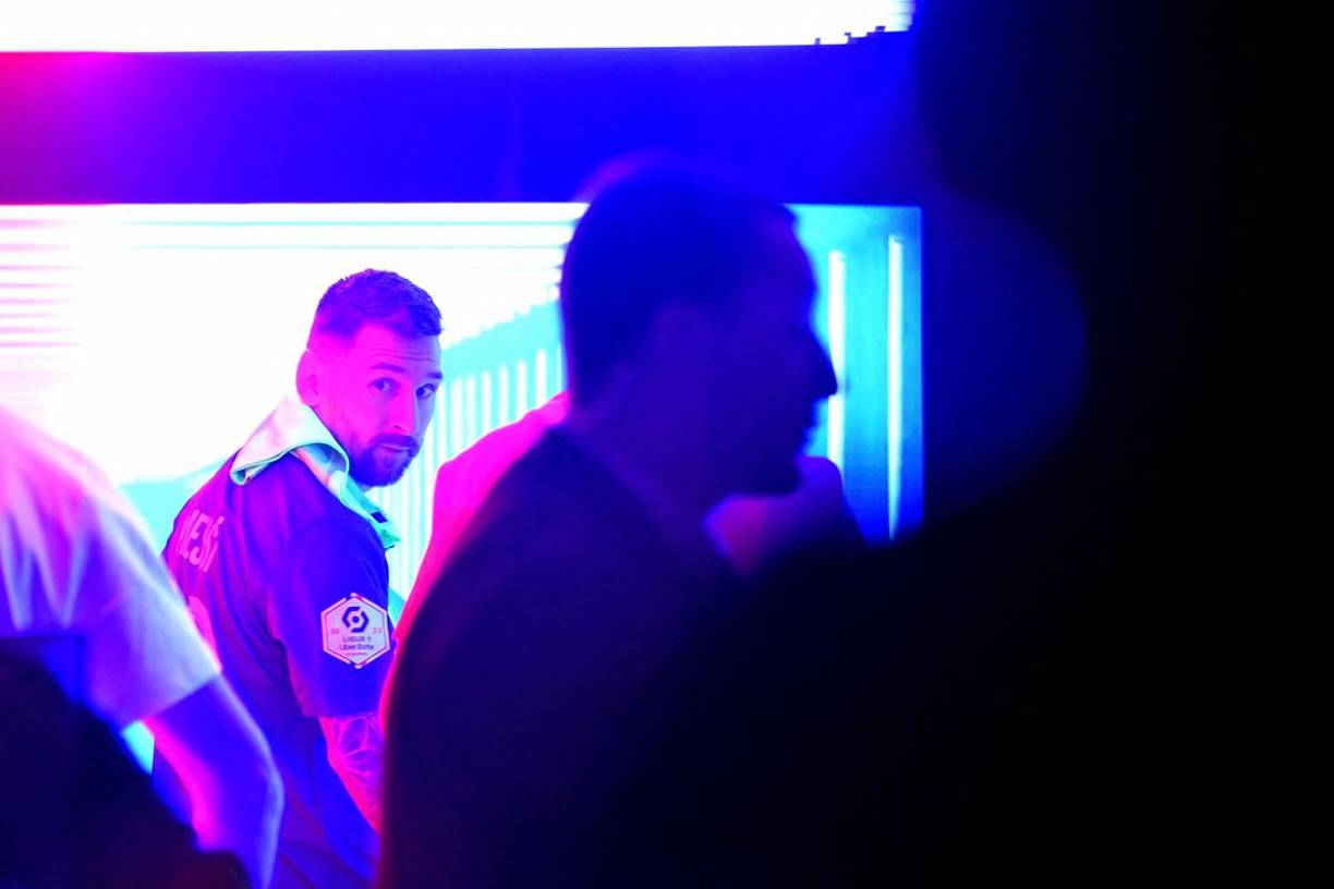 Lionel Messi se marchó antes al vestuario, mientras sus compañeros seguían celebrando en el campo la consagración del título de la Ligue 1.