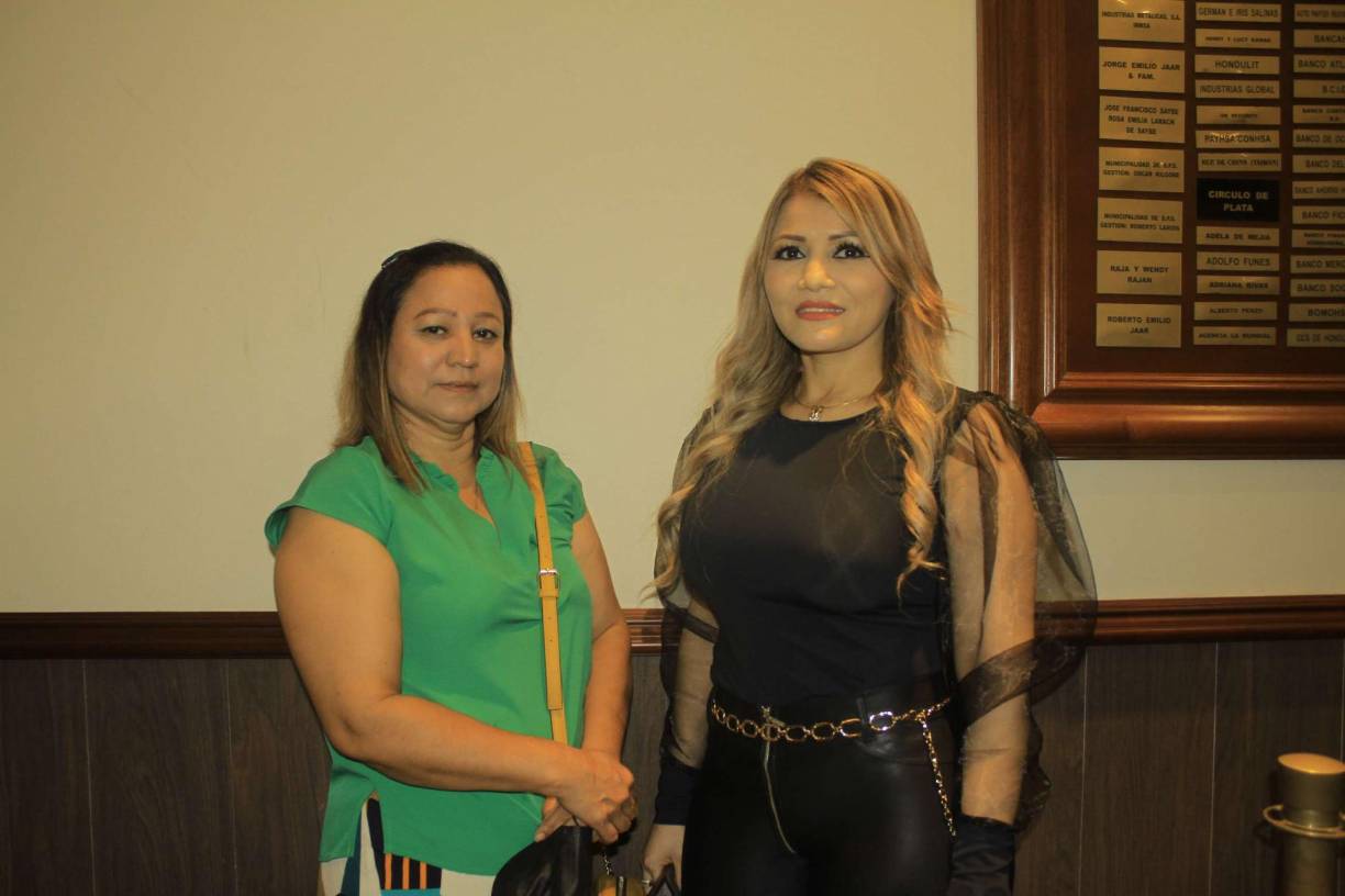 Marta Chávez y Kenia Jiménez