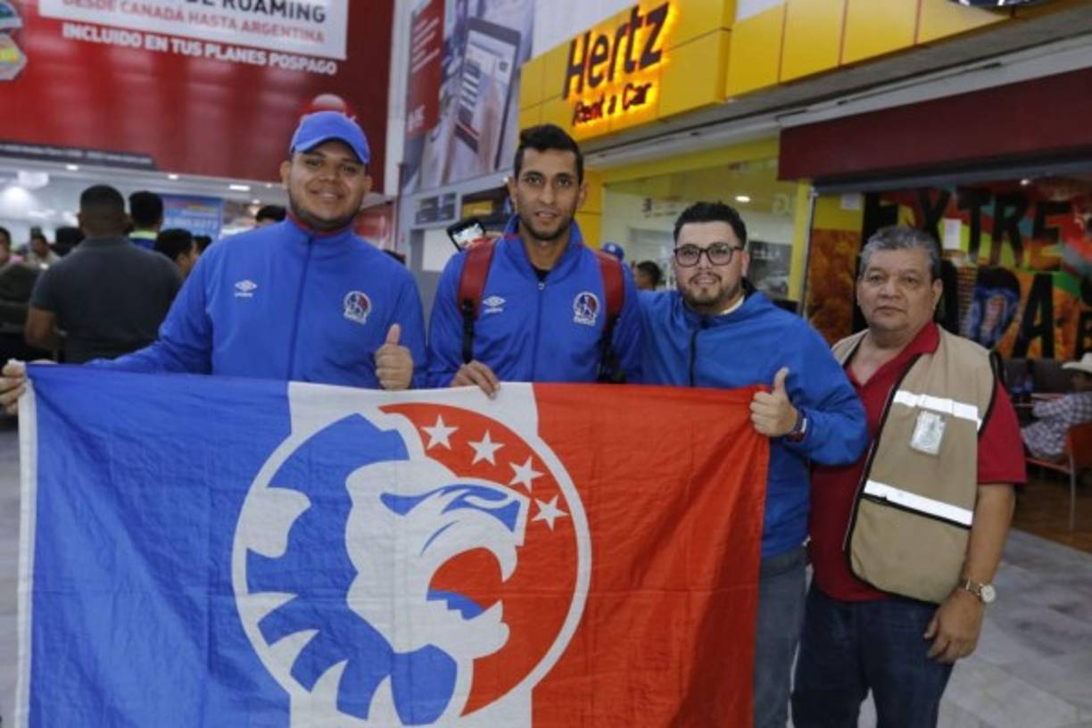 Cristian Maidana fue uno de los jugadores más asediados por los aficionados olimpistas.