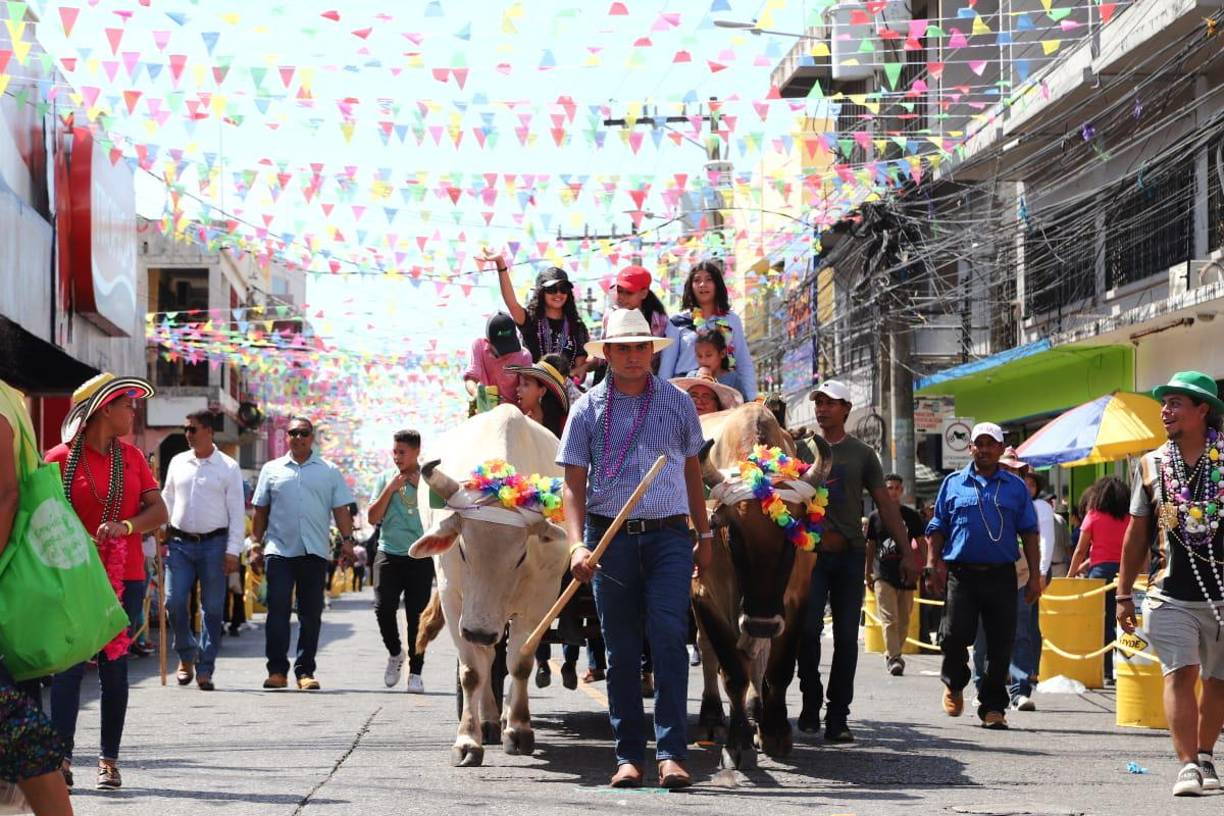 Este noche se presentarán orquestas hondureñas y también se presentará el dúo Gente de Zona y el grupo puertorriqueño La Makina.