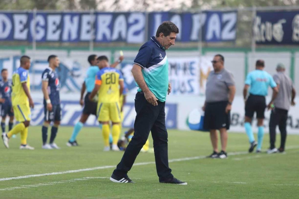 Héctor Vargas se mostró cabizbajo por otro mal resultado en el certamen, venían de caer por goleada por 4-1 ante Olancho FC.