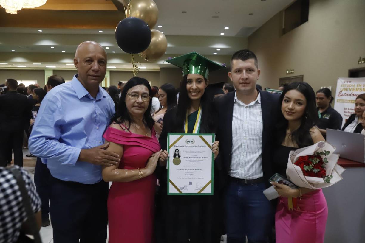 Gerson Gutiérrez, Natalia Martínez, Cinthia Gutiérrez, Gerson Gutiérrez y Alejandra Martínez