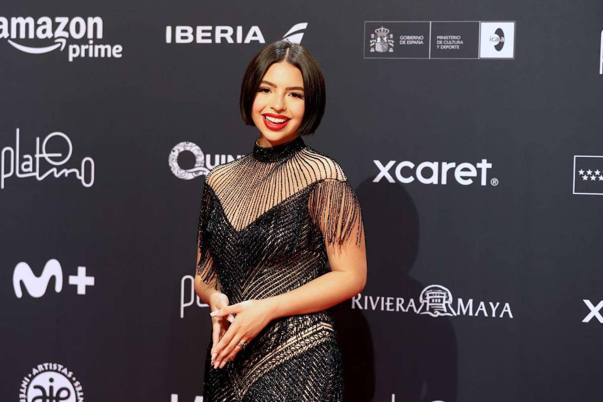 Lo cierto es que la cantante aún no ha expresado nada antes las indirectas de Josh y ha dicho que se encuentra muy feliz con su amor Nodal, ya que ellos tenían química desde mucho antes. 