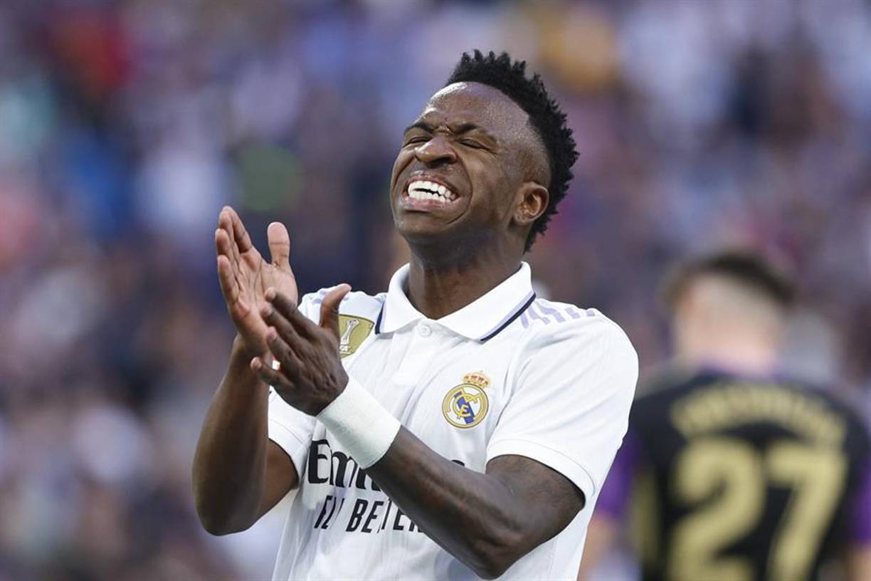 Atacantes: El brasileño Vinicius, quien tendrá otro intenso duelo con el uruguayo Ronald Araujo.