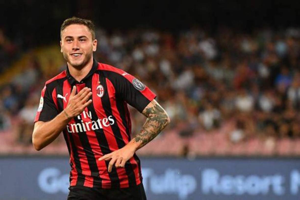 Davide Calabria: El joven lateral italiano podría llegar en enero del 2020 al Sevilla de España. El chico pertenece al AC Milan y en el equipo sevillista se han interesado en sus servicios.<br/>