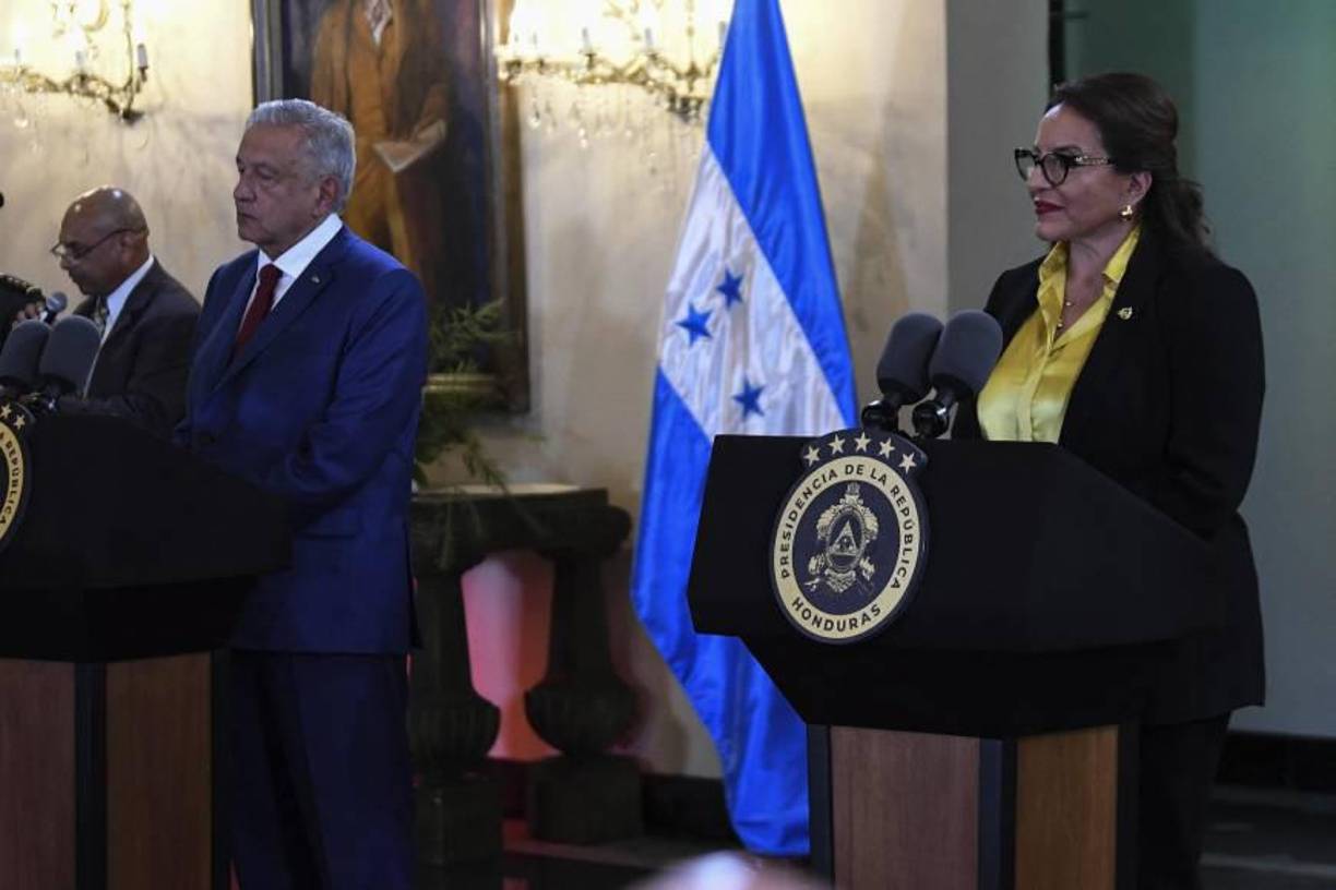 “Compartimos con el presidente [de México] Andrés López Obrador que, en cualquier cumbre que se hable de las Américas, deben participar todos los países que integramos la comunidad americana”, fue una de las peticiones de Castro durante el encuentro con el gobernante mexicano. 