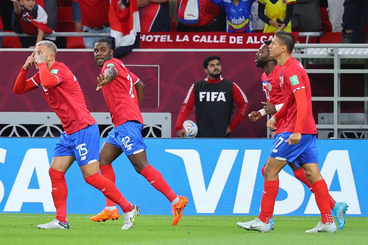 ¡El héroe tico! Joel Campbell marcó a los tres minutos del partido el gol de la victoria y clasificación de Costa Rica.