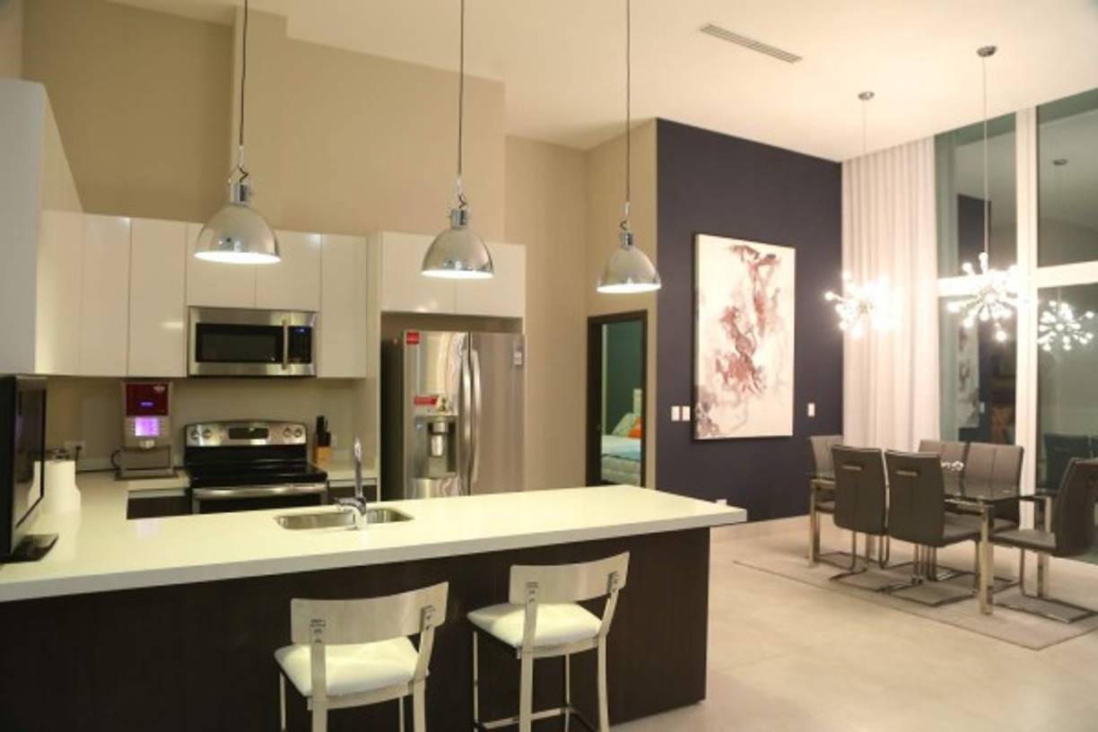 Lo esperado. Los condominios ofrecen espacio, modernismo y ambientes exquisitos en su decoración y distribución. Entre las amenidades está su fabulosa piscina y su club de fiestas para celebraciones de los inquilinos. El espacio es la característica principal.