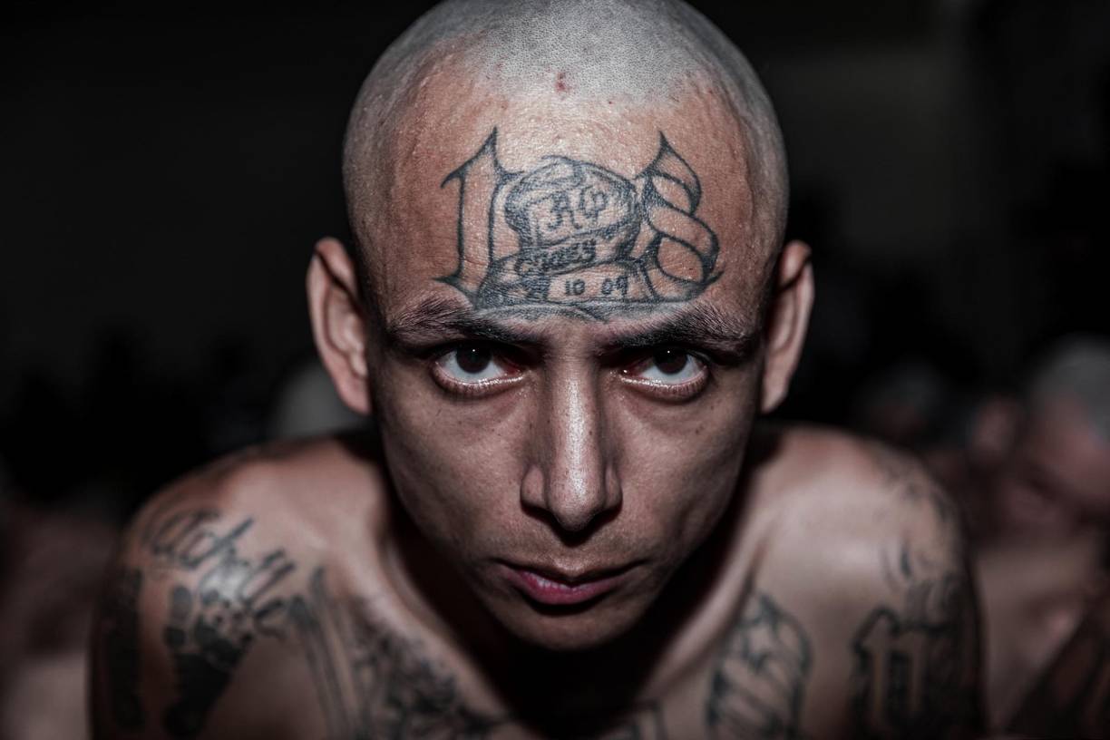 Este traslado incluye supuestos miembros de la MS-13 y del Barrio 18.