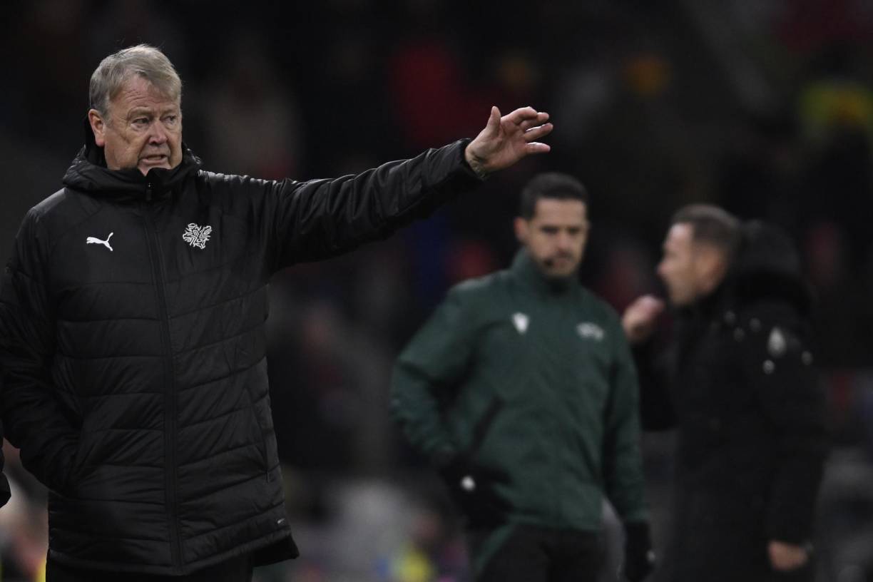 OFICIAL / Age Hareide, seleccionador de Islandia, ha anunciado que deja el cargo y se retira de su carrera en los banquillos.