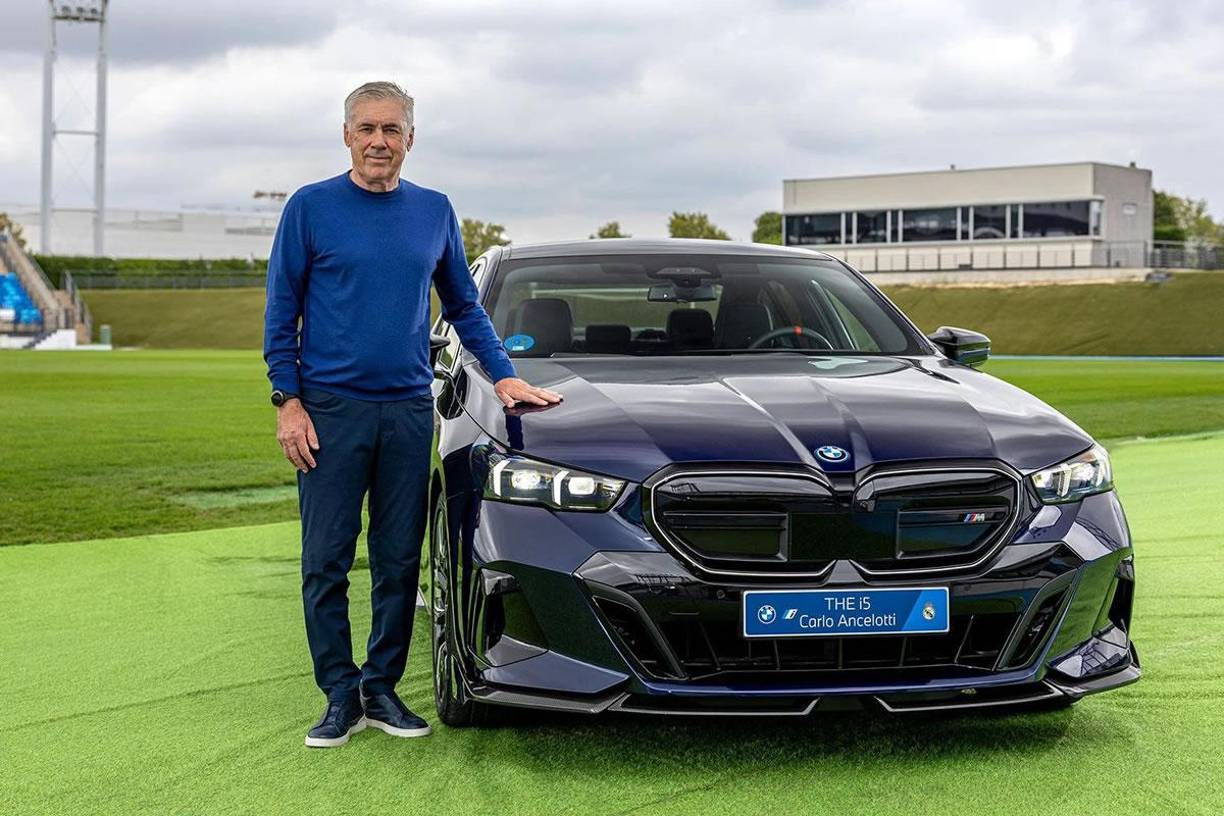 Carlo Ancelotti - El entrenador del Real Madrid se llevó un BMW i5 M60 xDrive (601 CV, con un precio de 114.450 euros).