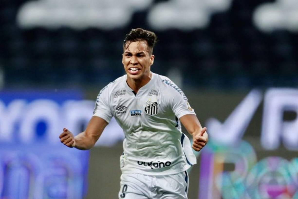 El Santos de Brasil anunció que el delantero brasileño Kaio Jorge es nuevo jugador de la Juventus. La operación de cerró en 1.5 millones de euros más otros 1.5 si la Juventus clasifica a la Champions League más 1 millón más por bonus y más variantes por una futura venta.Foto Twitter @kaiojorgeramos.