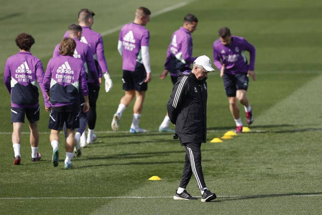 Real Madrid recibe al Liverpool en el Santiago Bernabéu y este podría ser el 11 titular para poder sellar su pase a cuartos de final. En la ida, el conjunto banco derrotó 5-2 al equipo inglés.