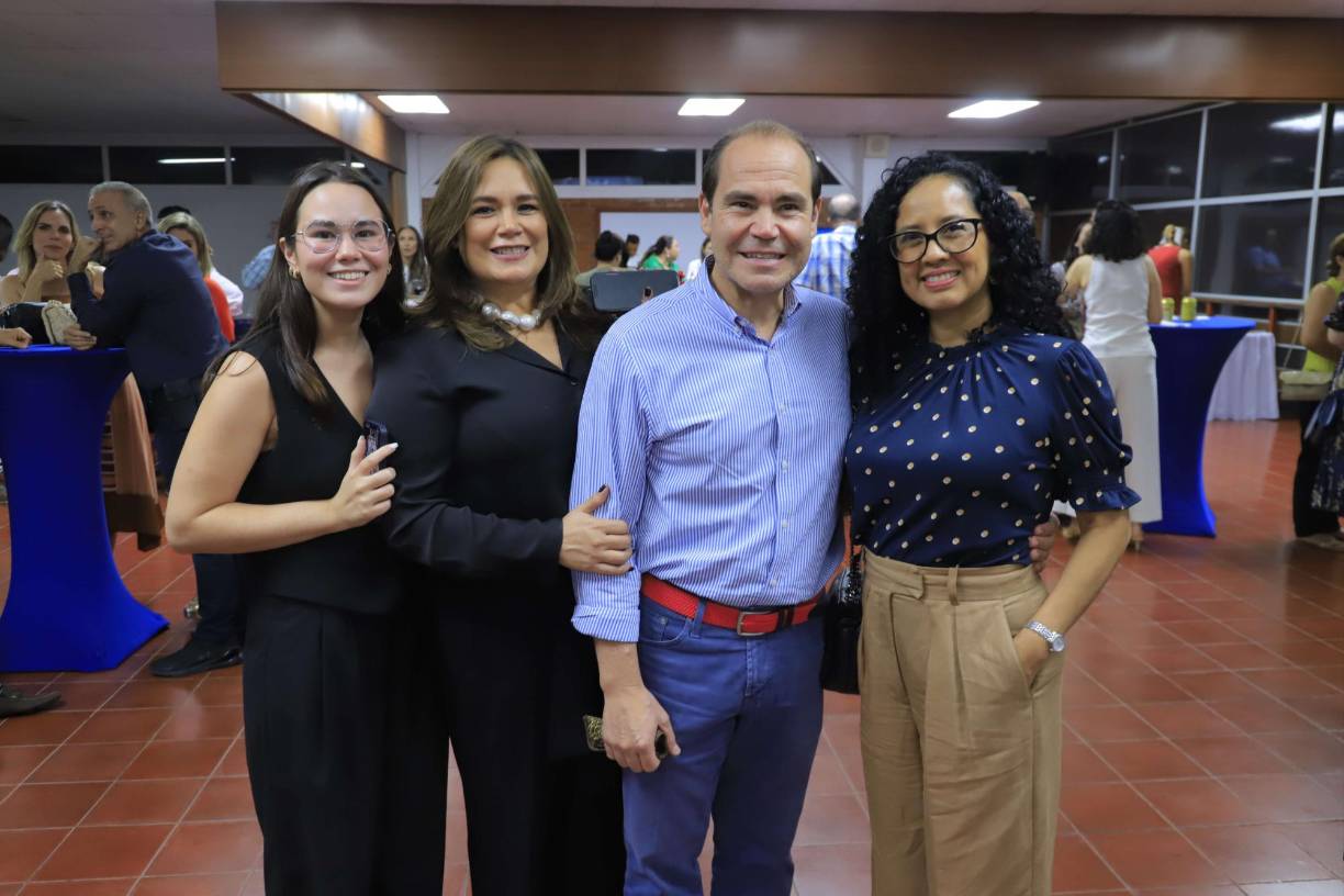 Ameno cóctel para celebrar 70 aniversario de la EIS