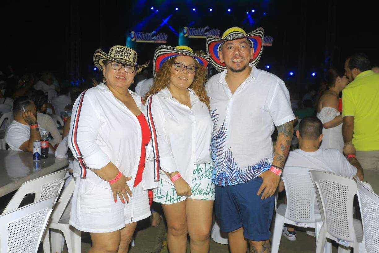 Los asistentes disfrutaron del concierto del colombiano.