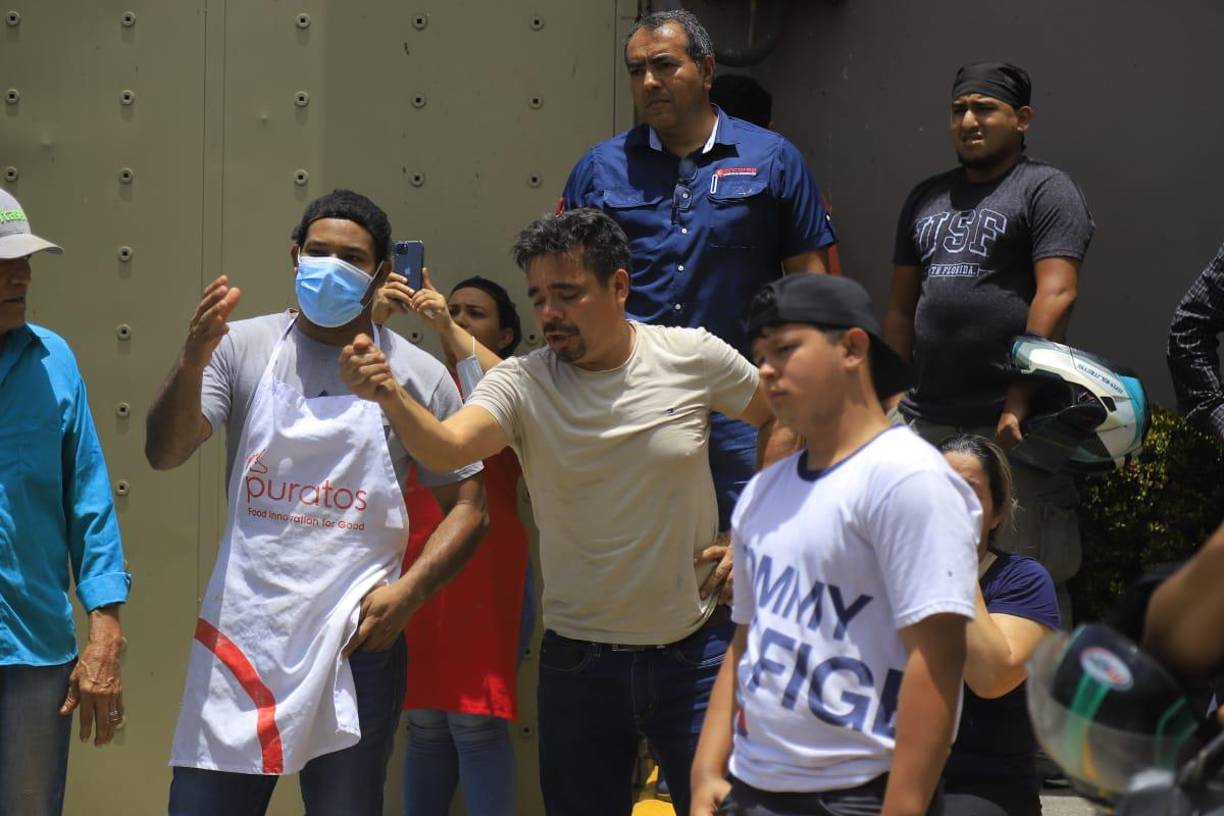 Imágenes dramáticas captó el lente de LA PRENSA durante el incendio ocurrido esta mañana en el barrio Suyapa, San Pedro Sula. 