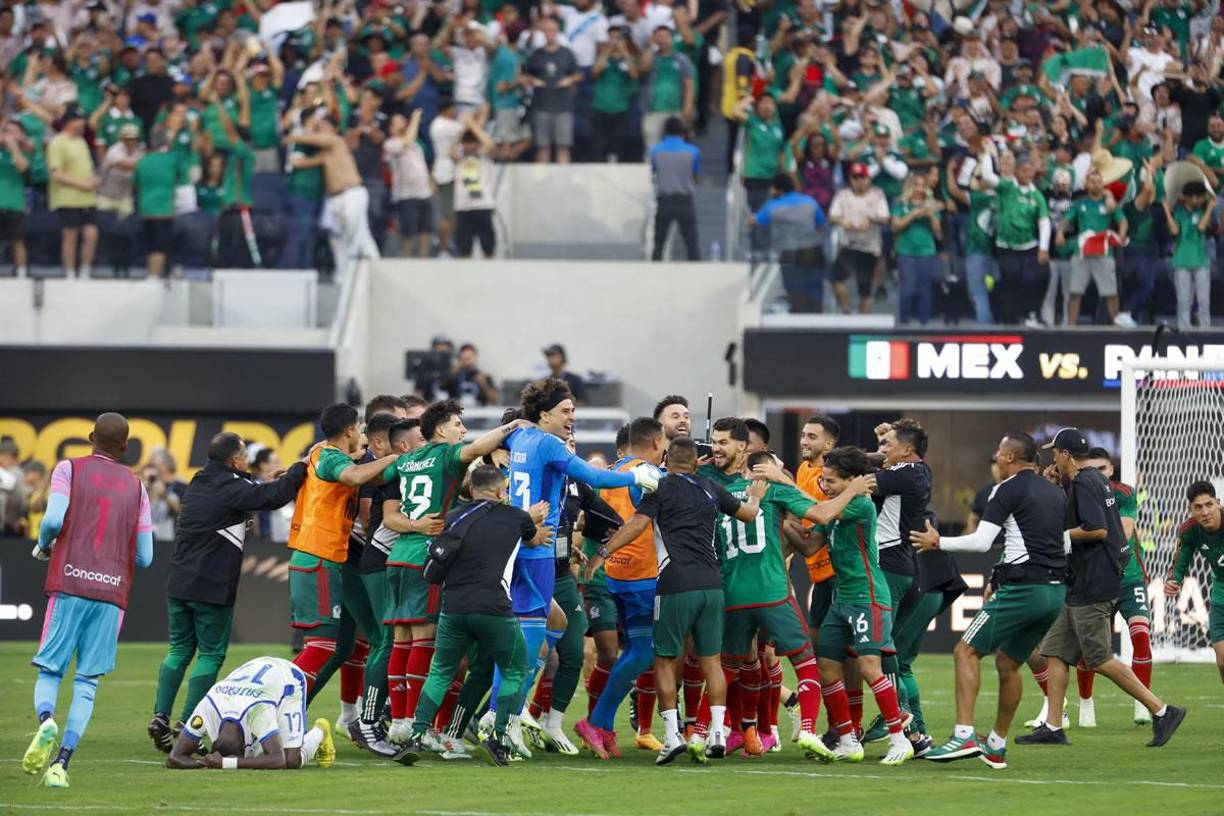 La celebración de los jugadores de México tras conquistar el título de la Copa Oro 2023.