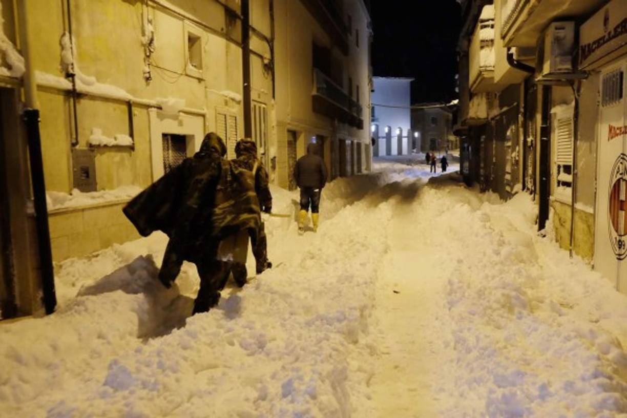 Italia registra importantes nevadas, particularmente en el centro, en las comunas de Amatrice y Accumoli, afectadas por los terremotos.