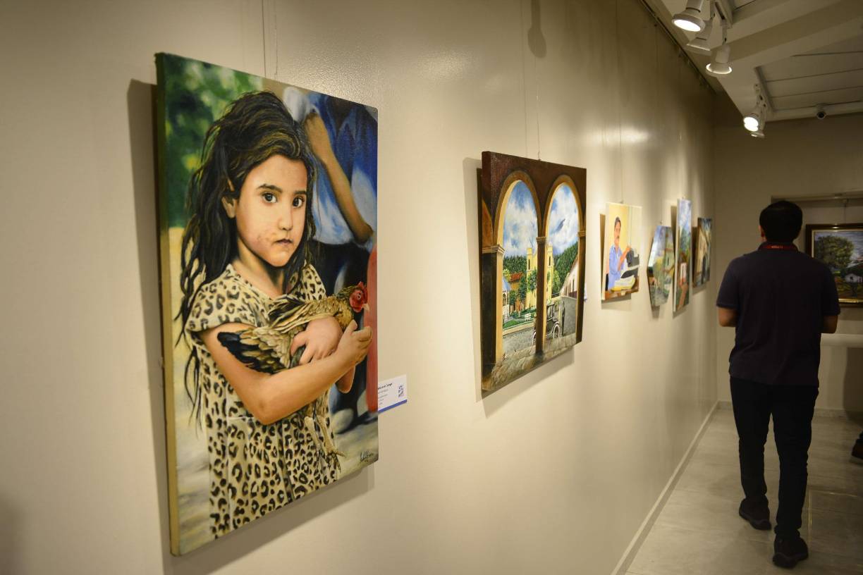 Algunas pinturas se enfocan en la esencia de Santa Bárbara; su gente, costumbres y sus bellos rincones 