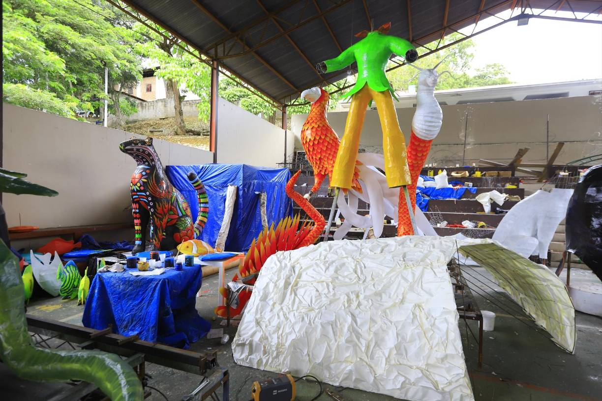 Los trinitecos cuentan que todo surgió por las tradiciones religiosas desde hace siglos cuando los pobladores quemaban ocote por donde pasaba la procesión de la Inmaculada Concepción.