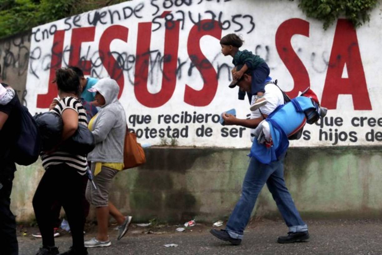 El presidente Juan Orlando Hernández denunció que 'esta movilización irregular fue organizada con fines políticos para afectar la gobernabilidad, la imagen y el buen nombre, la estabilidad y la paz de Honduras y de los países que están en la ruta hacia Estados Unidos'.