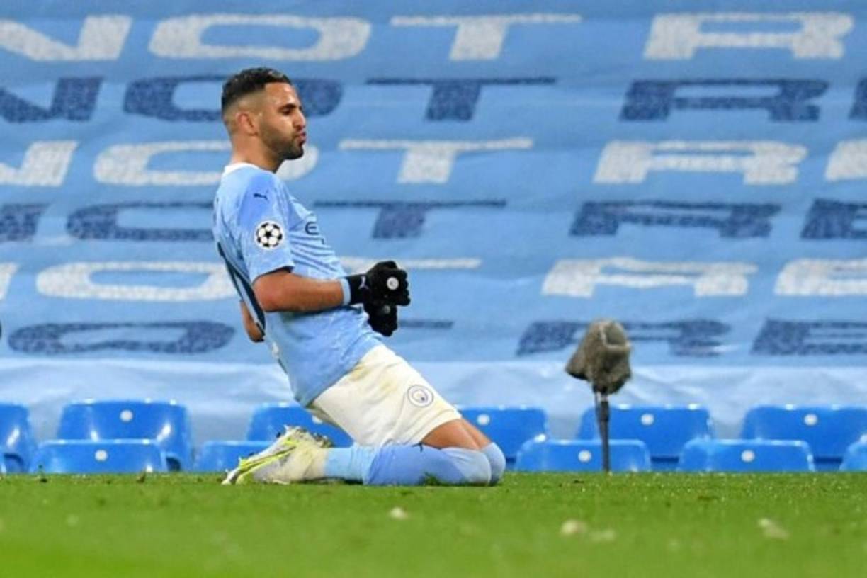 Según el Daily Mail, el Manchester City está dispuesto a renovar el contrato a Ryad Mahrez, que ha sido básico en el esquema de Pep Guardiola desde su llegada procedente del Leicester City. Foto AFP.
