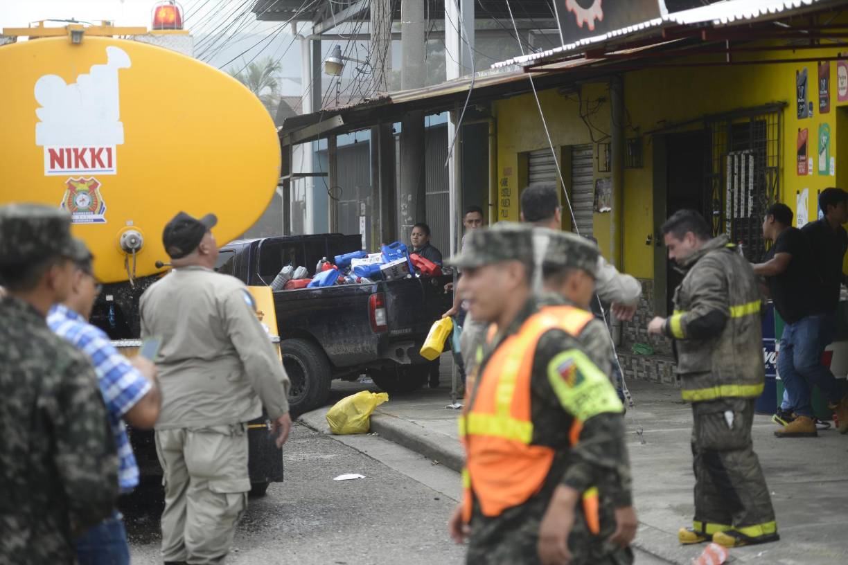 Incendio desata el caos en barrio Medina de San Pedro Sula (fotos)