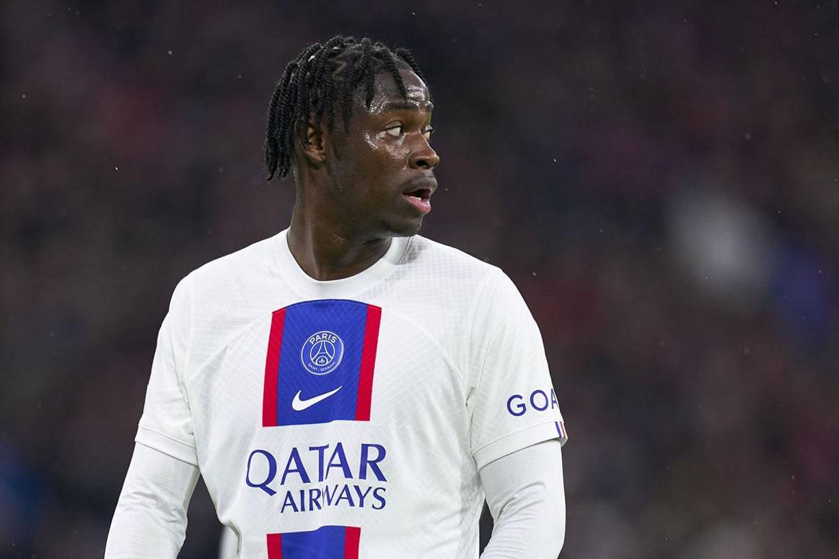 El Chadaille Bitshiabu - El joven defensa francés de 18 años no entra en los planes de Luis Enrique. Le queda un año más de contrato con el París Saint Germain.