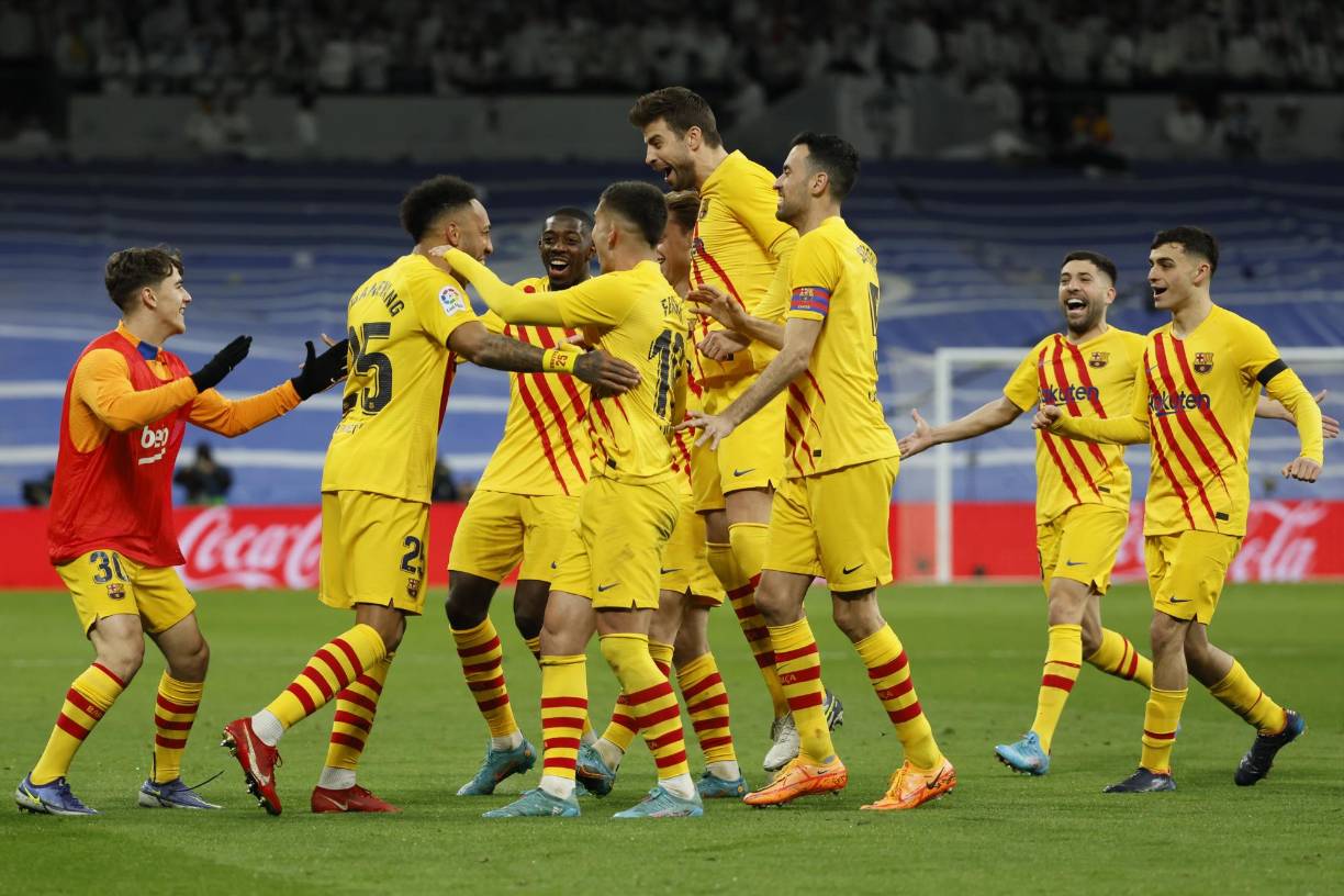 El Barcelona goleó 4-0 al Real Madrid en el Santiago Bernabéu, con doblete de Aubameyang, este domingo en el clásico de la 29ª jornada de Liga.